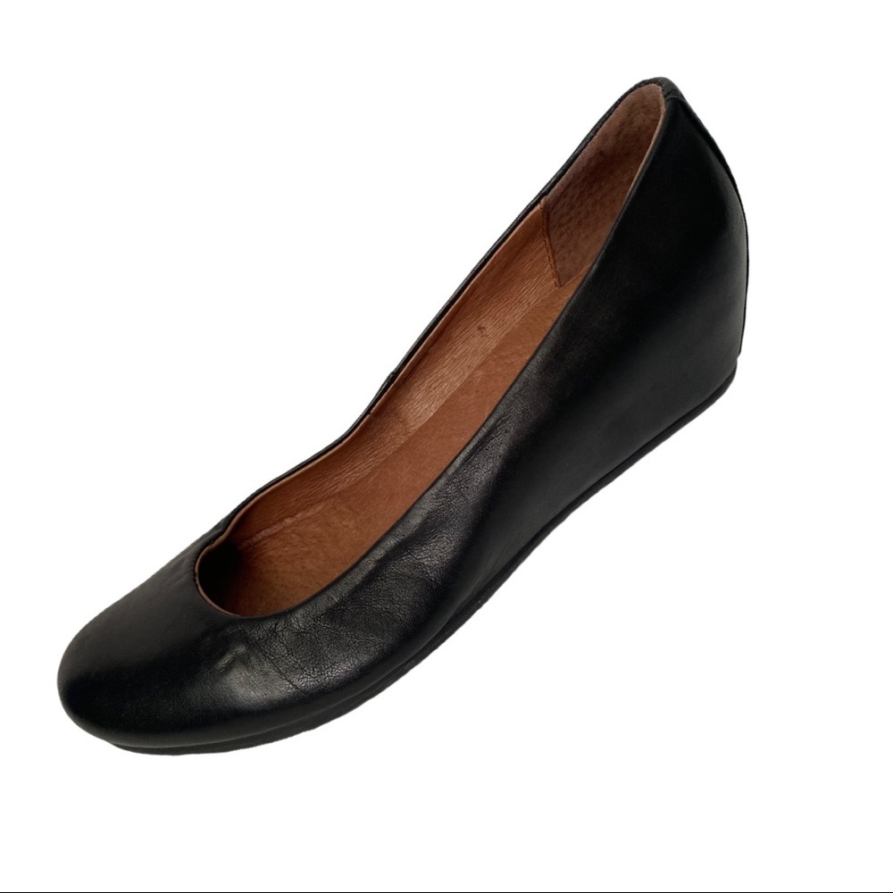 Locale Made in Portugal Black Leather Wedges 40